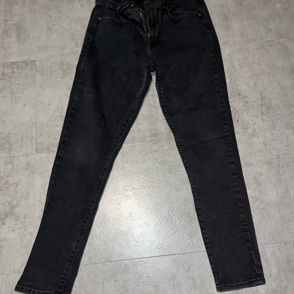Levi’s 721 High Rise Skinny size 30W inseam 28L Black Denim Jeans